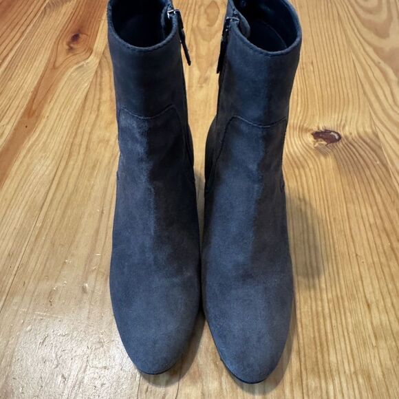 Aquatalia Fortuna Suede Leather Heeled Ankle Boot Gray Women's SIZE 7 - Picture 2 of 10